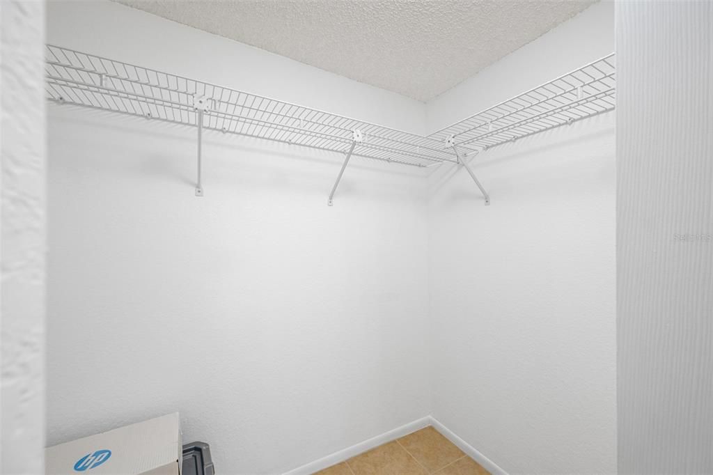 На продажу: $179,900 (2 спален, 2 ванн, 945 Квадратных фут)
