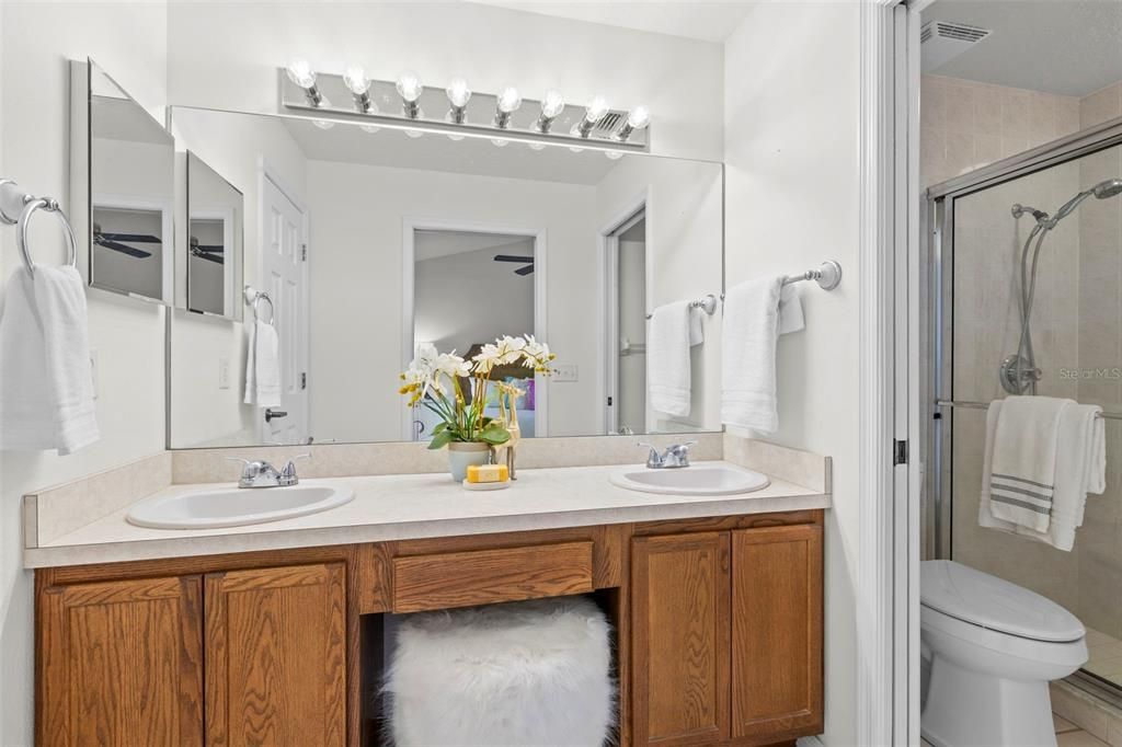 For Sale: $350,000 (3 beds, 2 baths, 1670 Square Feet)