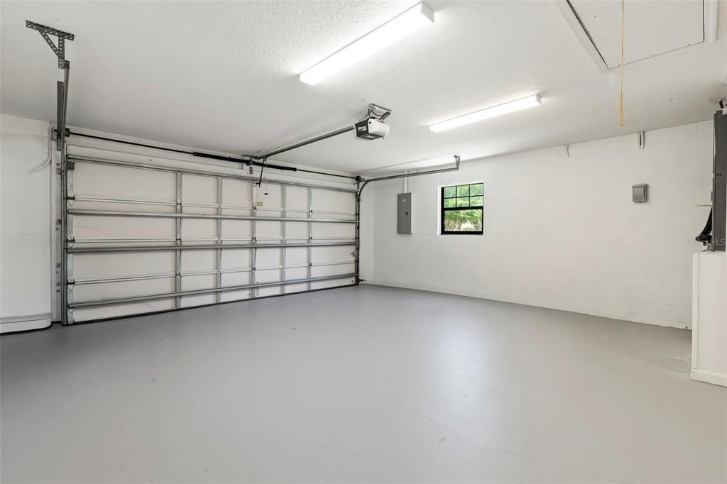 For Sale: $350,000 (3 beds, 2 baths, 1670 Square Feet)