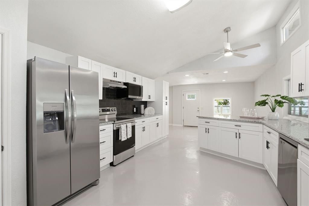 For Sale: $550,000 (4 beds, 3 baths, 2825 Square Feet)