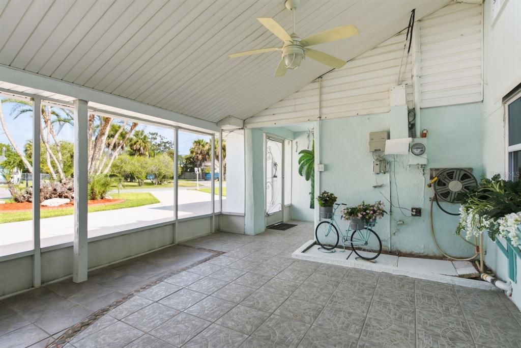For Sale: $550,000 (4 beds, 3 baths, 2825 Square Feet)