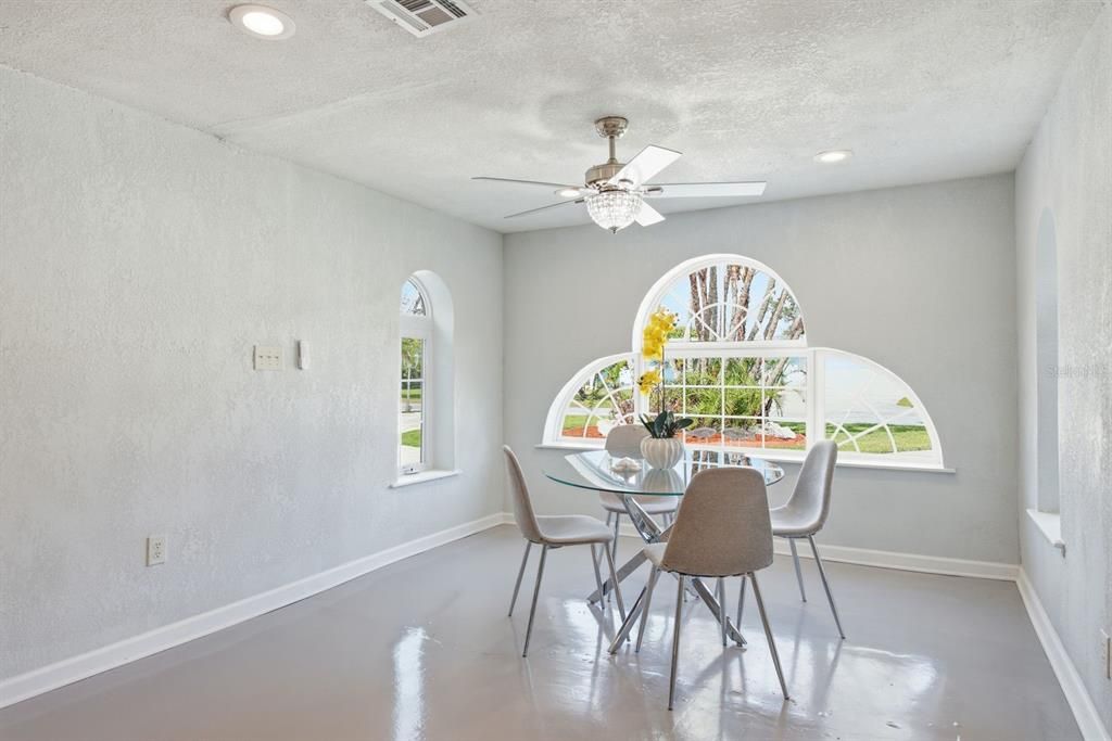 For Sale: $550,000 (4 beds, 3 baths, 2825 Square Feet)