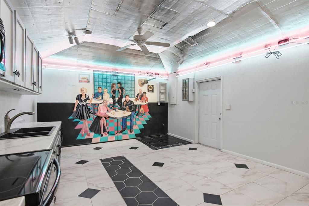 For Sale: $550,000 (4 beds, 3 baths, 2825 Square Feet)