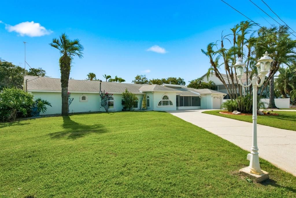 For Sale: $550,000 (4 beds, 3 baths, 2825 Square Feet)