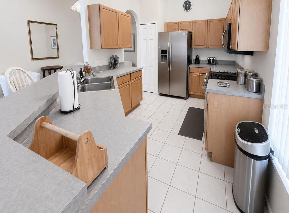 For Rent: $2,800 (4 beds, 2 baths, 1638 Square Feet)