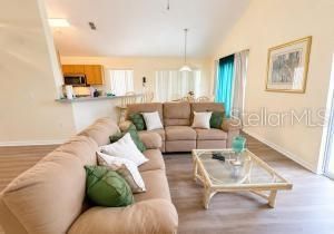 For Rent: $2,800 (4 beds, 2 baths, 1638 Square Feet)