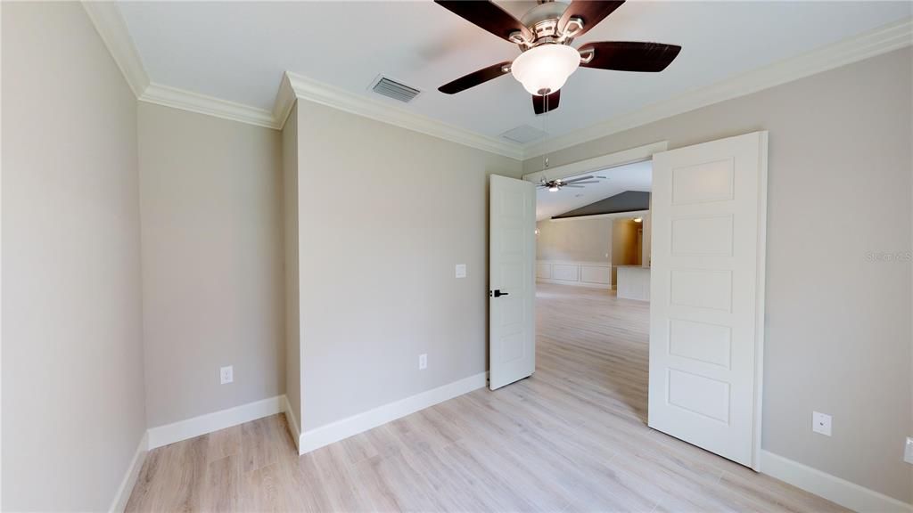 For Sale: $329,000 (3 beds, 2 baths, 1693 Square Feet)