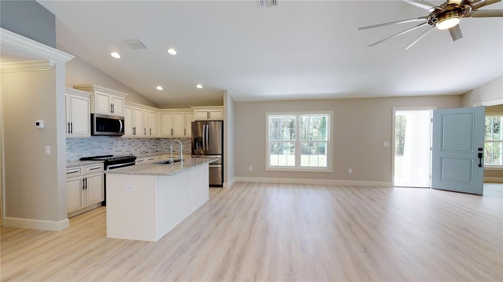 For Sale: $329,000 (3 beds, 2 baths, 1693 Square Feet)