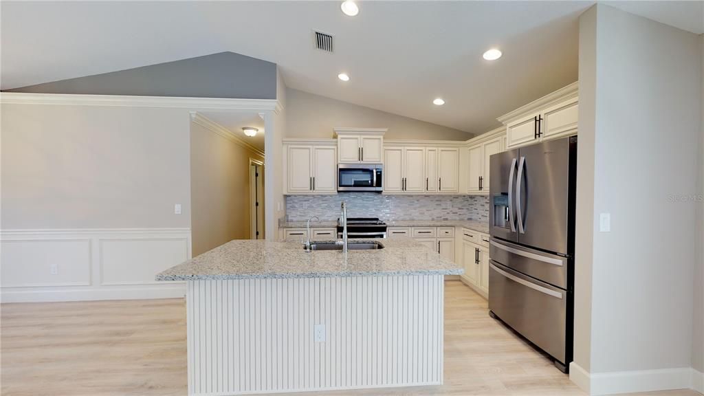 For Sale: $329,000 (3 beds, 2 baths, 1693 Square Feet)