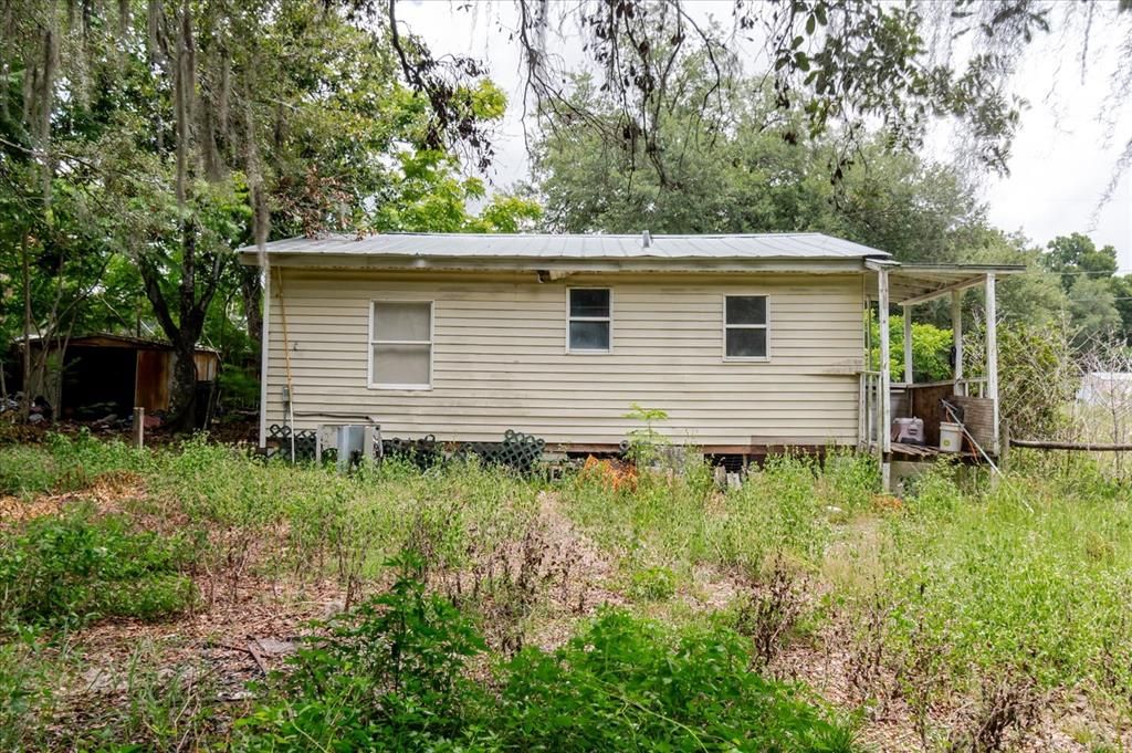 For Sale: $99,000 (2 beds, 1 baths, 840 Square Feet)