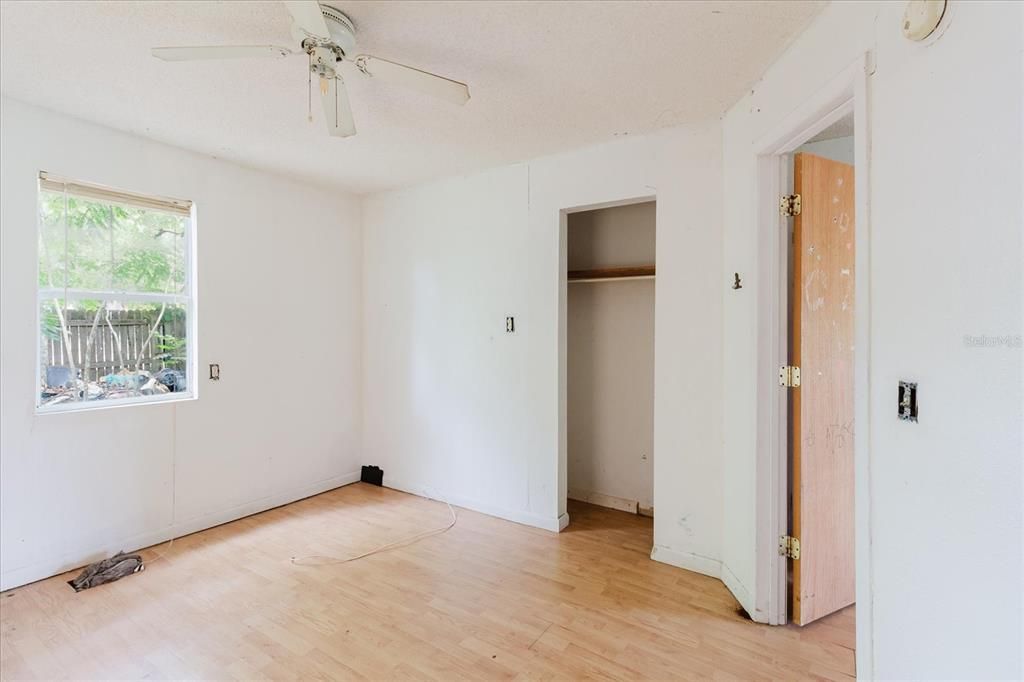 For Sale: $99,000 (2 beds, 1 baths, 840 Square Feet)