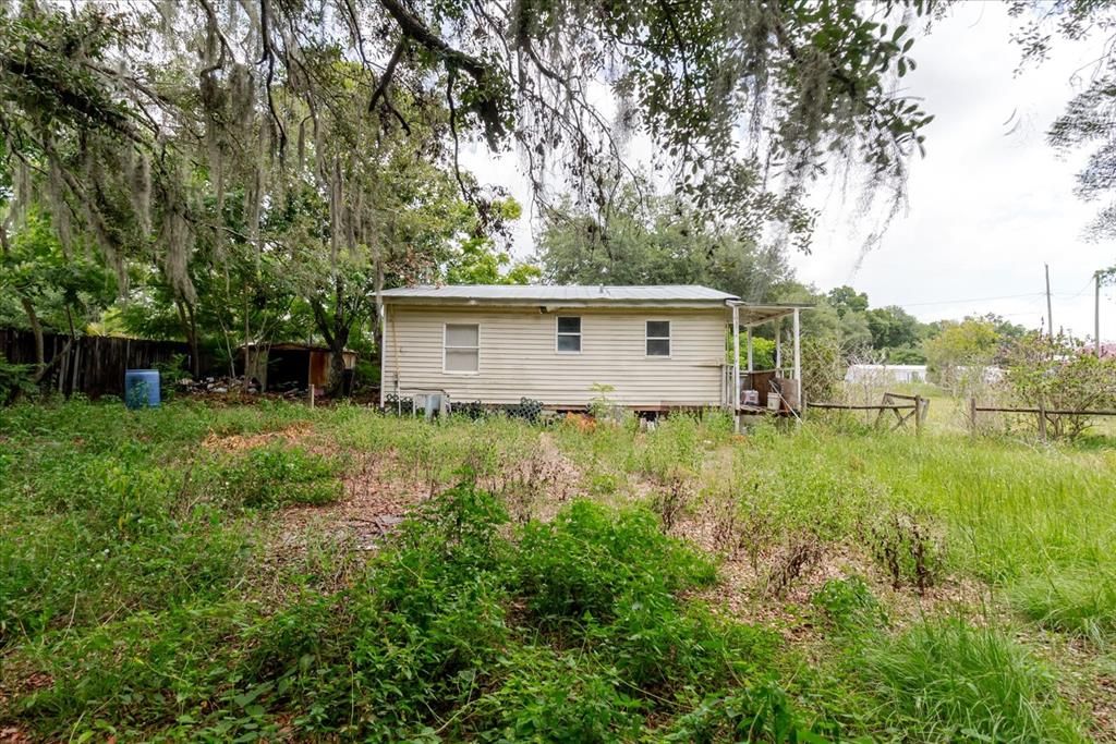 For Sale: $99,000 (2 beds, 1 baths, 840 Square Feet)