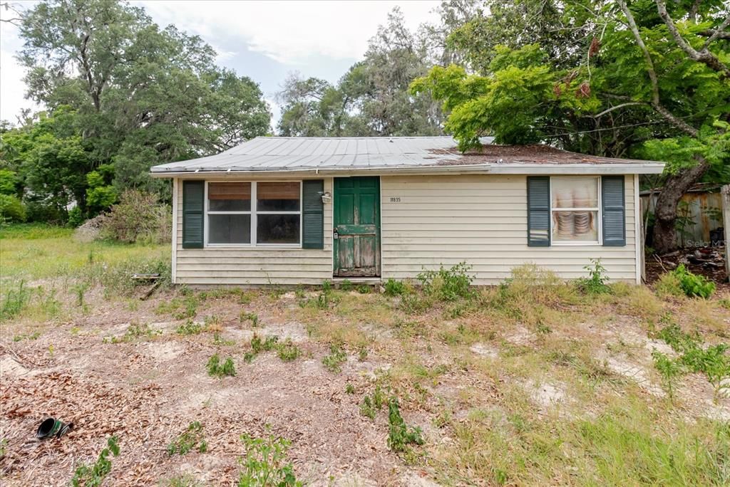 For Sale: $99,000 (2 beds, 1 baths, 840 Square Feet)