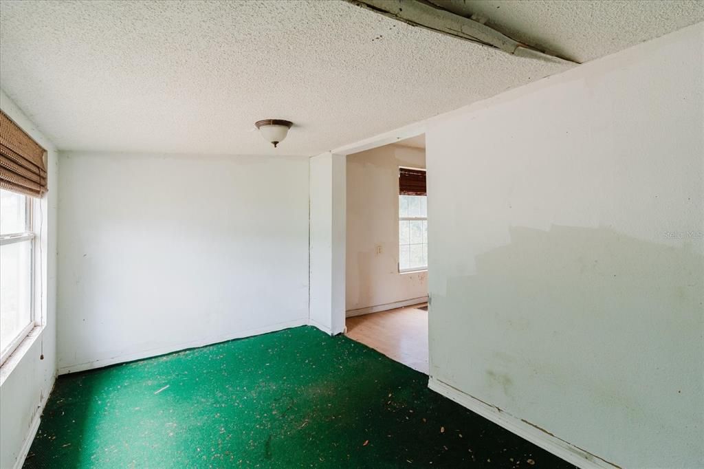 For Sale: $99,000 (2 beds, 1 baths, 840 Square Feet)