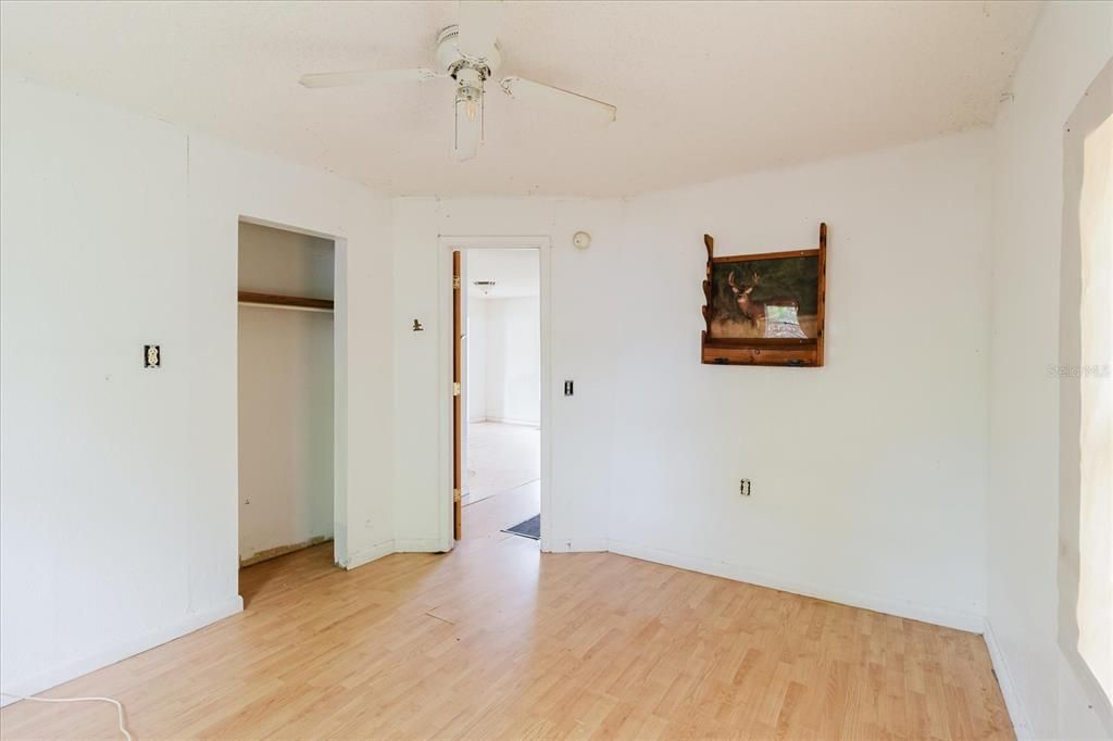 For Sale: $99,000 (2 beds, 1 baths, 840 Square Feet)