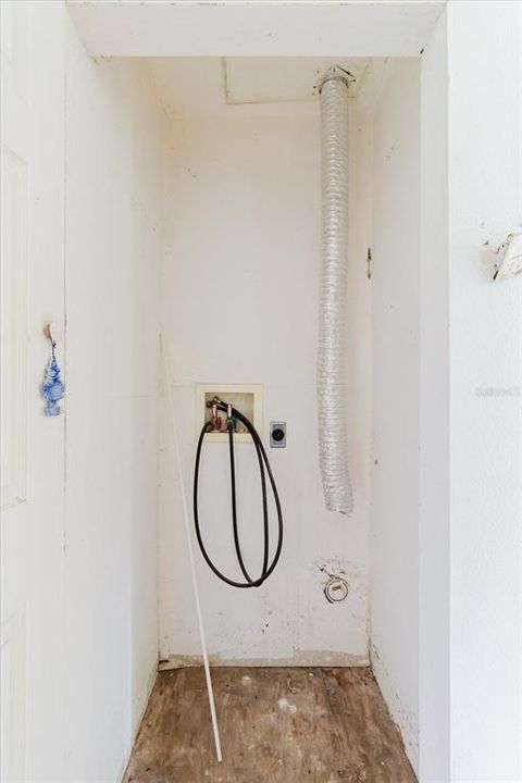 For Sale: $99,000 (2 beds, 1 baths, 840 Square Feet)