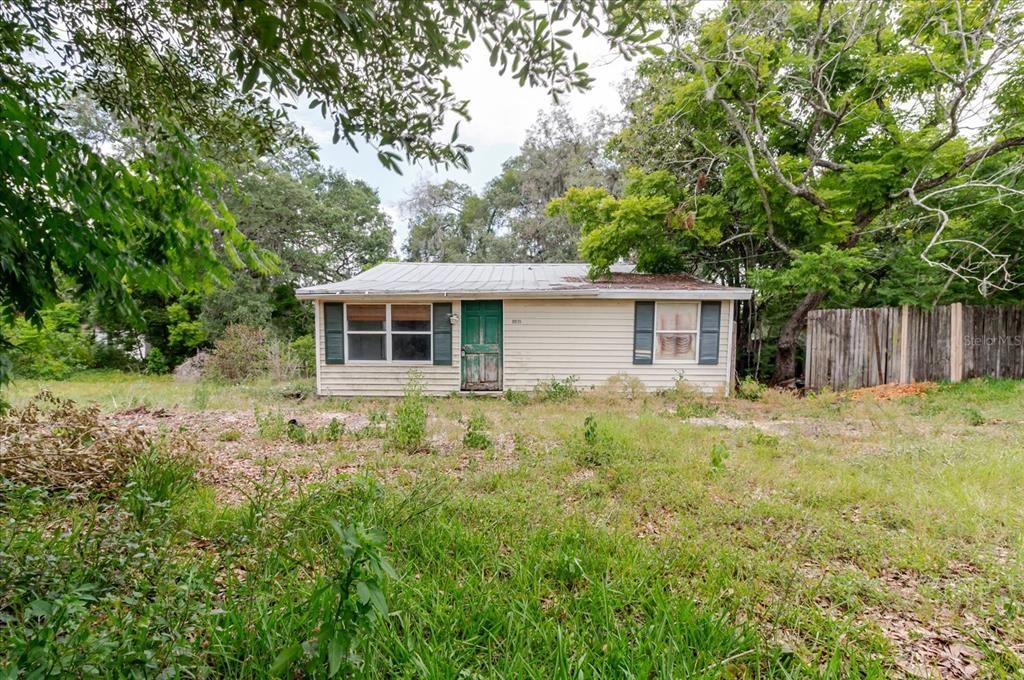 For Sale: $99,000 (2 beds, 1 baths, 840 Square Feet)