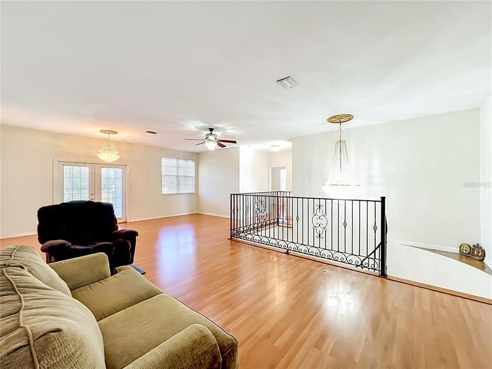 For Sale: $1,210,000 (6 beds, 4 baths, 5440 Square Feet)