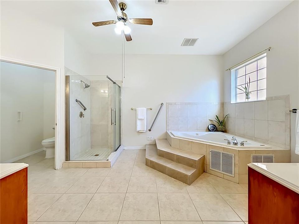 For Sale: $1,210,000 (6 beds, 4 baths, 5440 Square Feet)