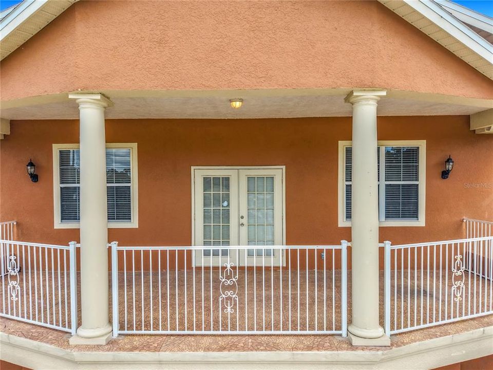 For Sale: $1,210,000 (6 beds, 4 baths, 5440 Square Feet)