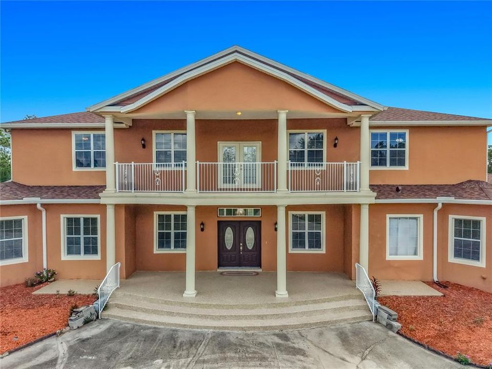 For Sale: $1,210,000 (6 beds, 4 baths, 5440 Square Feet)