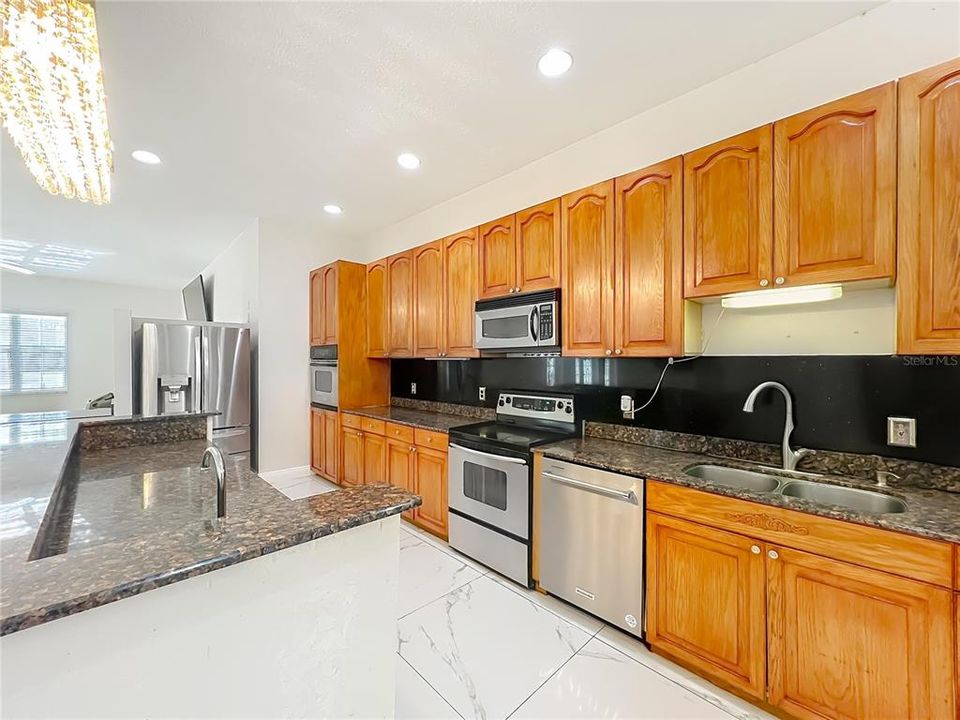 For Sale: $1,210,000 (6 beds, 4 baths, 5440 Square Feet)