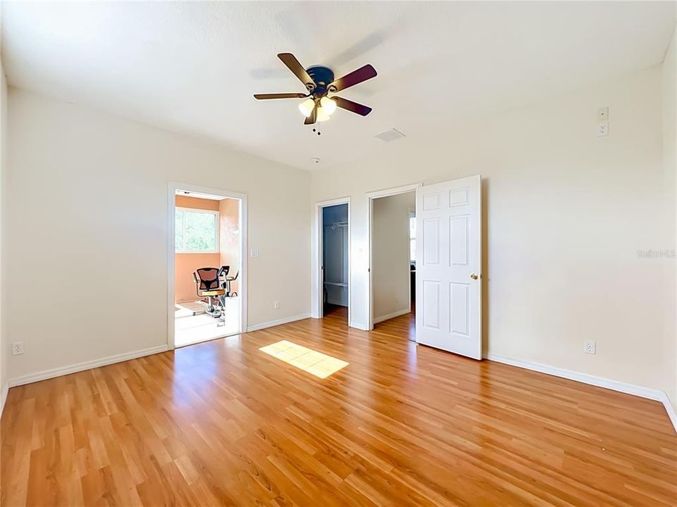 For Sale: $1,210,000 (6 beds, 4 baths, 5440 Square Feet)