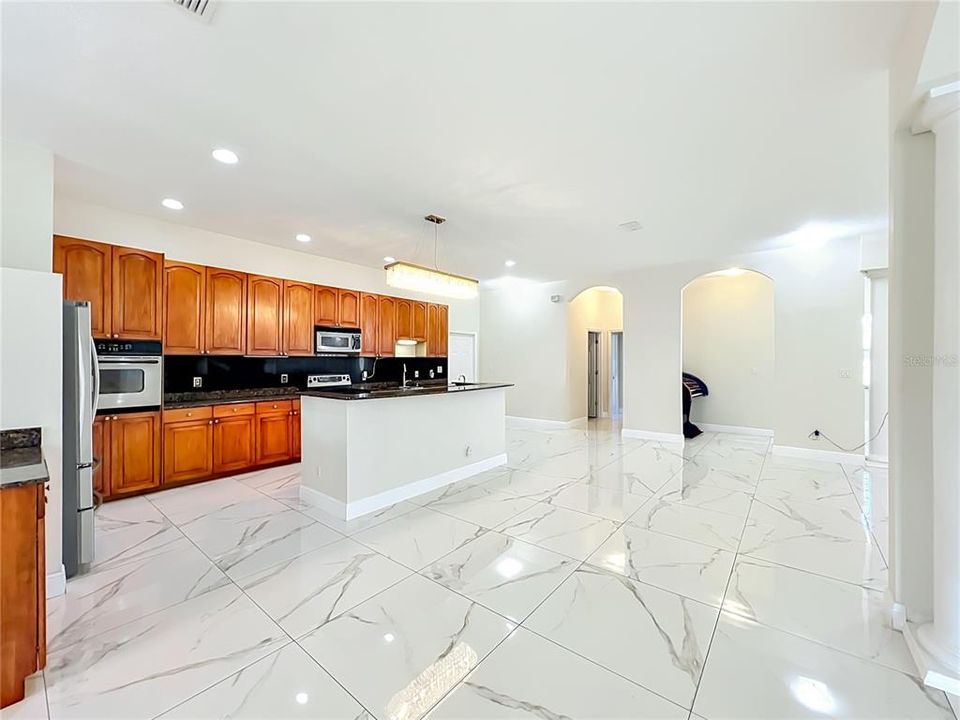 For Sale: $1,210,000 (6 beds, 4 baths, 5440 Square Feet)