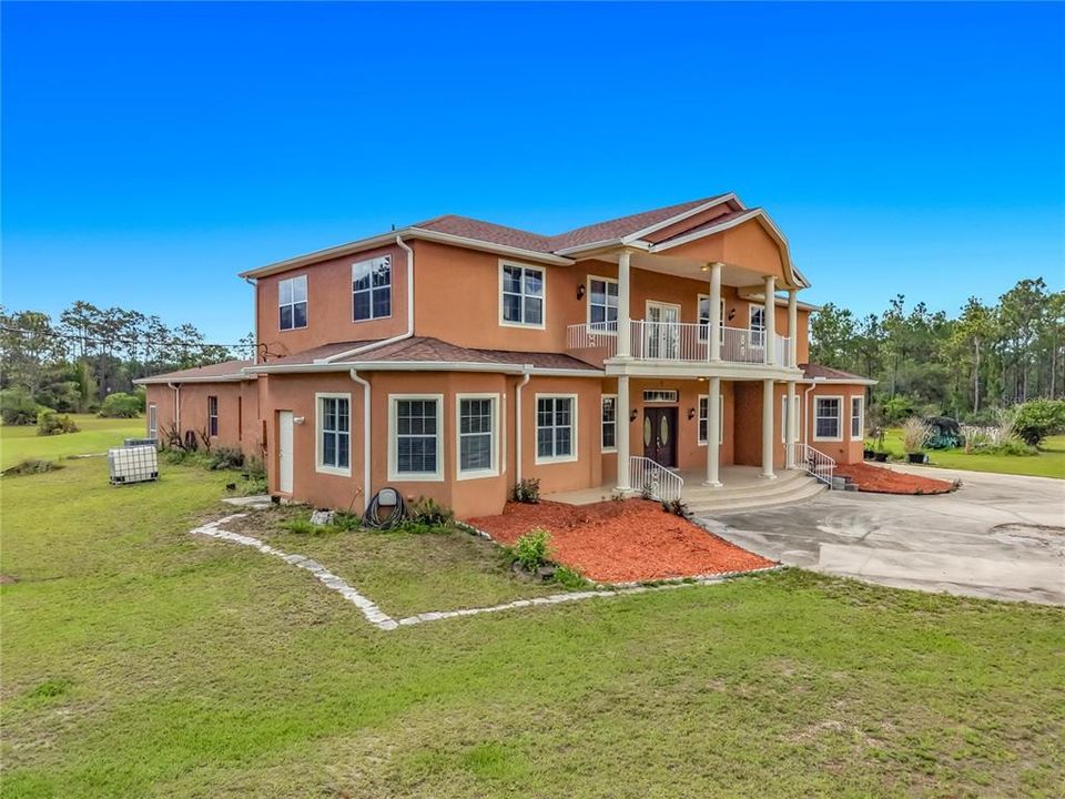 For Sale: $1,210,000 (6 beds, 4 baths, 5440 Square Feet)