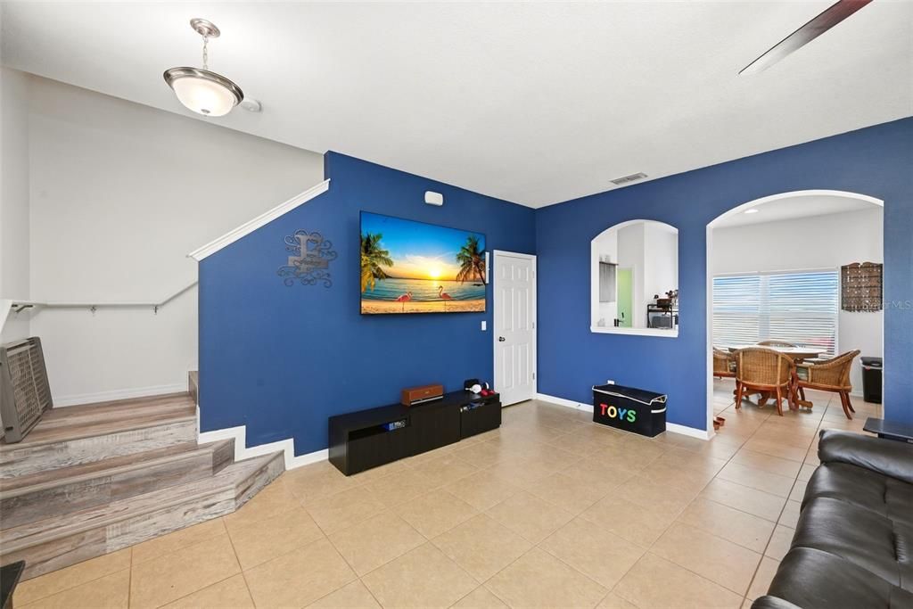 For Sale: $280,000 (3 beds, 2 baths, 1550 Square Feet)