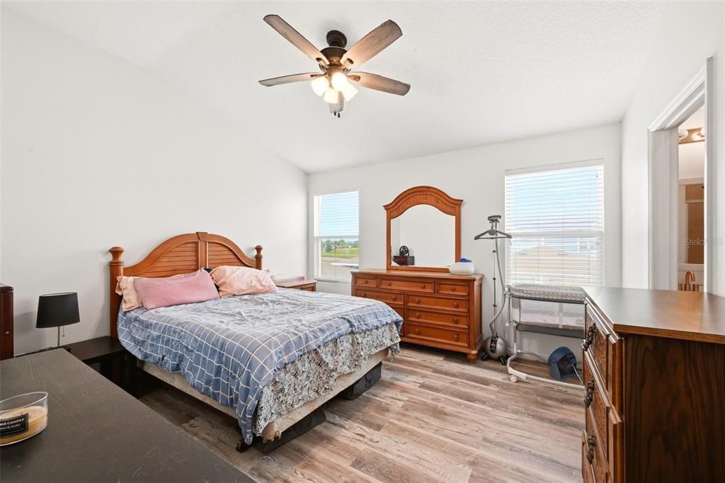 For Sale: $280,000 (3 beds, 2 baths, 1550 Square Feet)