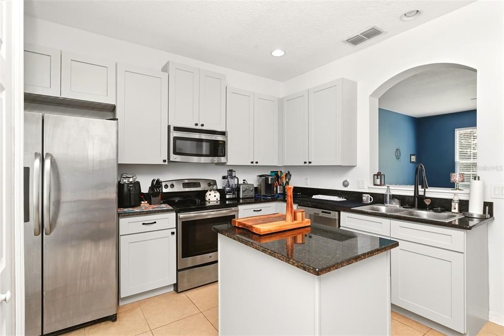 For Sale: $280,000 (3 beds, 2 baths, 1550 Square Feet)