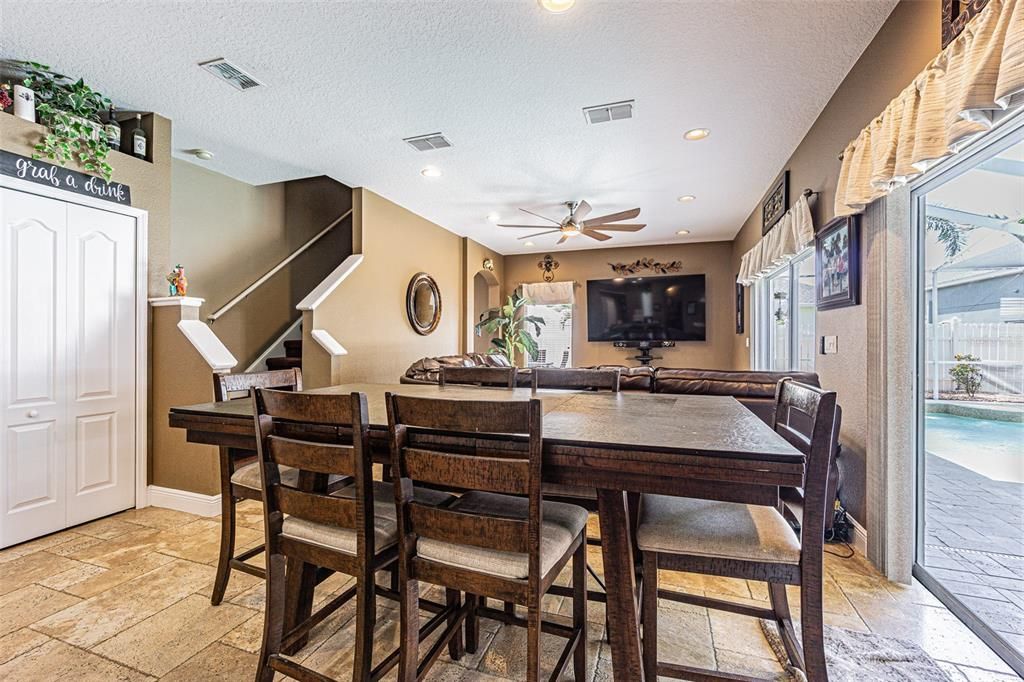 En Venta: $499,000 (4 camas, 3 baños, 2429 Pies cuadrados)