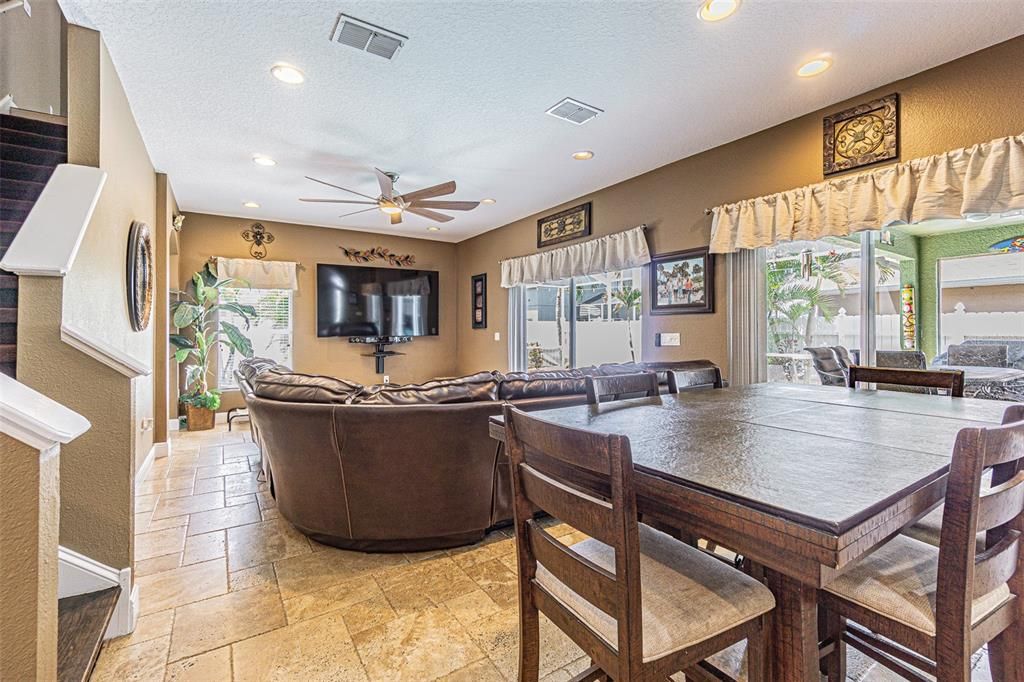 En Venta: $499,000 (4 camas, 3 baños, 2429 Pies cuadrados)