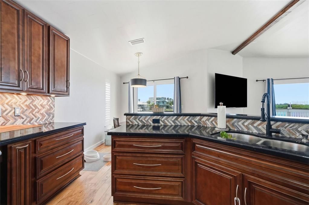 For Sale: $824,900 (2 beds, 2 baths, 1664 Square Feet)