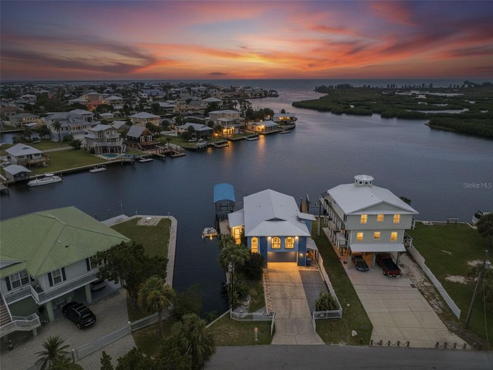 For Sale: $824,900 (2 beds, 2 baths, 1664 Square Feet)