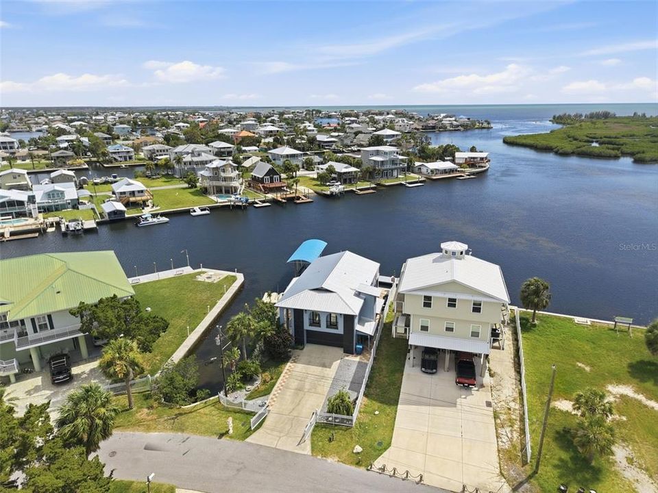 For Sale: $824,900 (2 beds, 2 baths, 1664 Square Feet)
