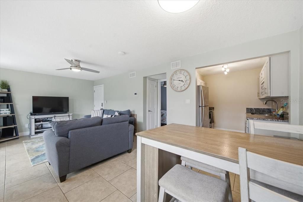 : $199,900 (1 спален, 1 ванн, 562 Квадратных фут)