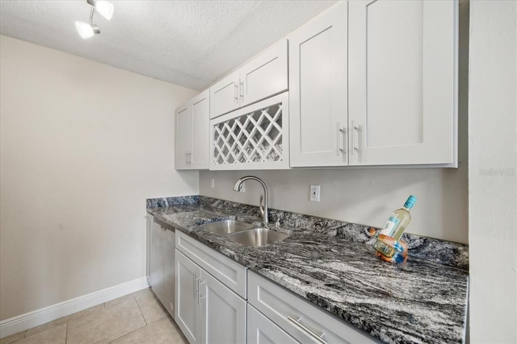 : $199,900 (1 спален, 1 ванн, 562 Квадратных фут)