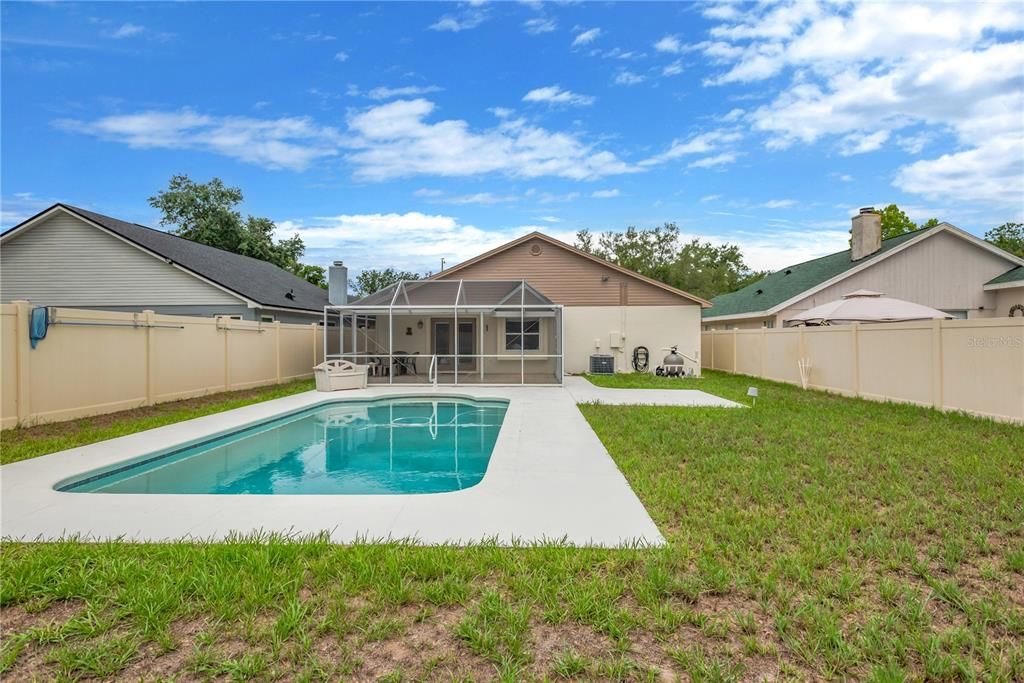 For Sale: $365,000 (4 beds, 2 baths, 1476 Square Feet)