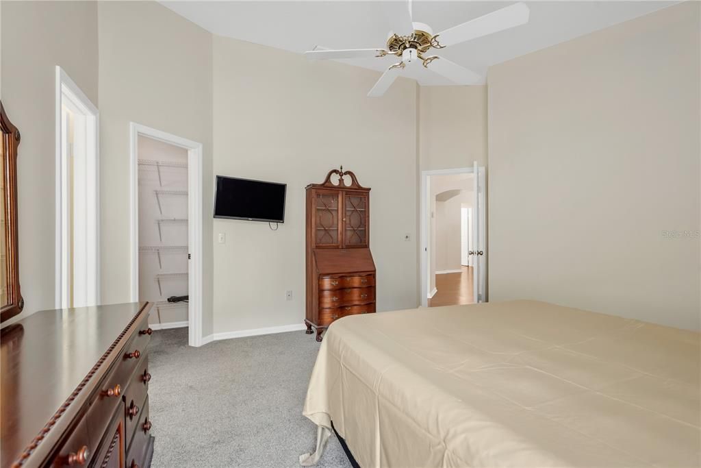 For Sale: $365,000 (4 beds, 2 baths, 1476 Square Feet)