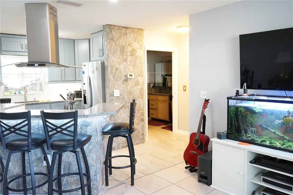 For Sale: $115,000 (1 beds, 1 baths, 675 Square Feet)
