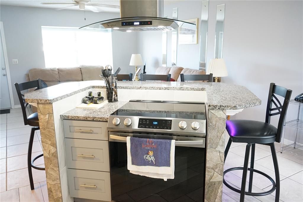 For Sale: $115,000 (1 beds, 1 baths, 675 Square Feet)