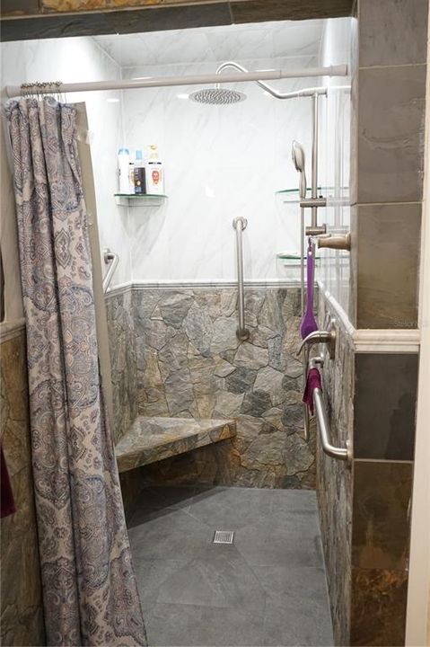 For Sale: $115,000 (1 beds, 1 baths, 675 Square Feet)
