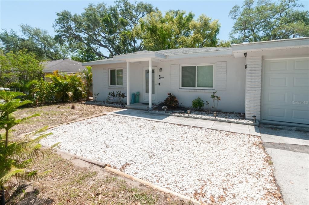 For Sale: $390,000 (3 beds, 2 baths, 1080 Square Feet)