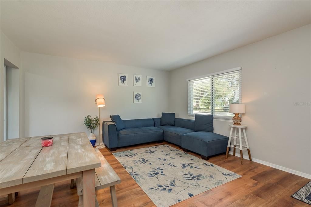 For Sale: $390,000 (3 beds, 2 baths, 1080 Square Feet)