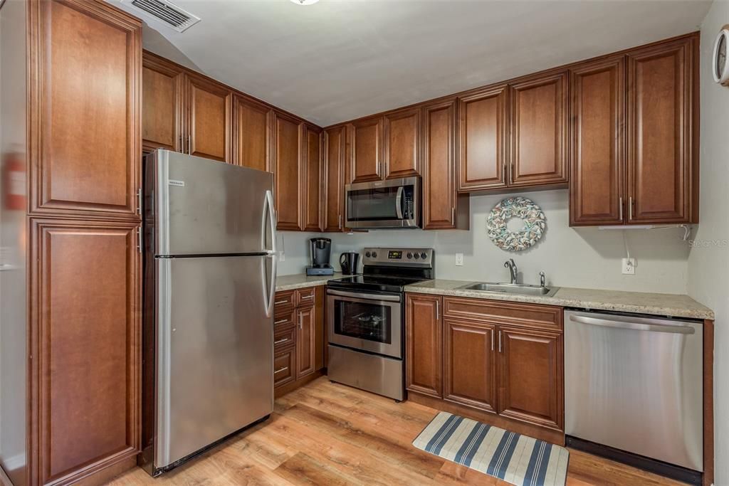 For Sale: $390,000 (3 beds, 2 baths, 1080 Square Feet)