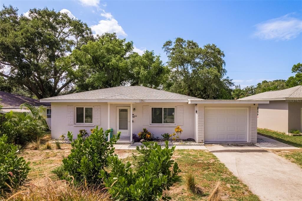 For Sale: $390,000 (3 beds, 2 baths, 1080 Square Feet)
