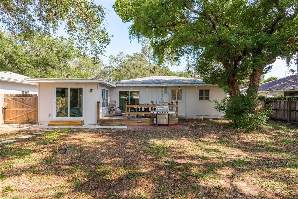 For Sale: $390,000 (3 beds, 2 baths, 1080 Square Feet)
