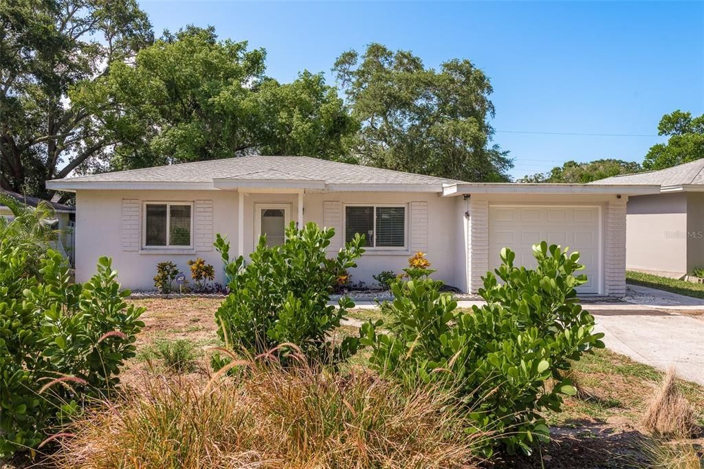For Sale: $390,000 (3 beds, 2 baths, 1080 Square Feet)